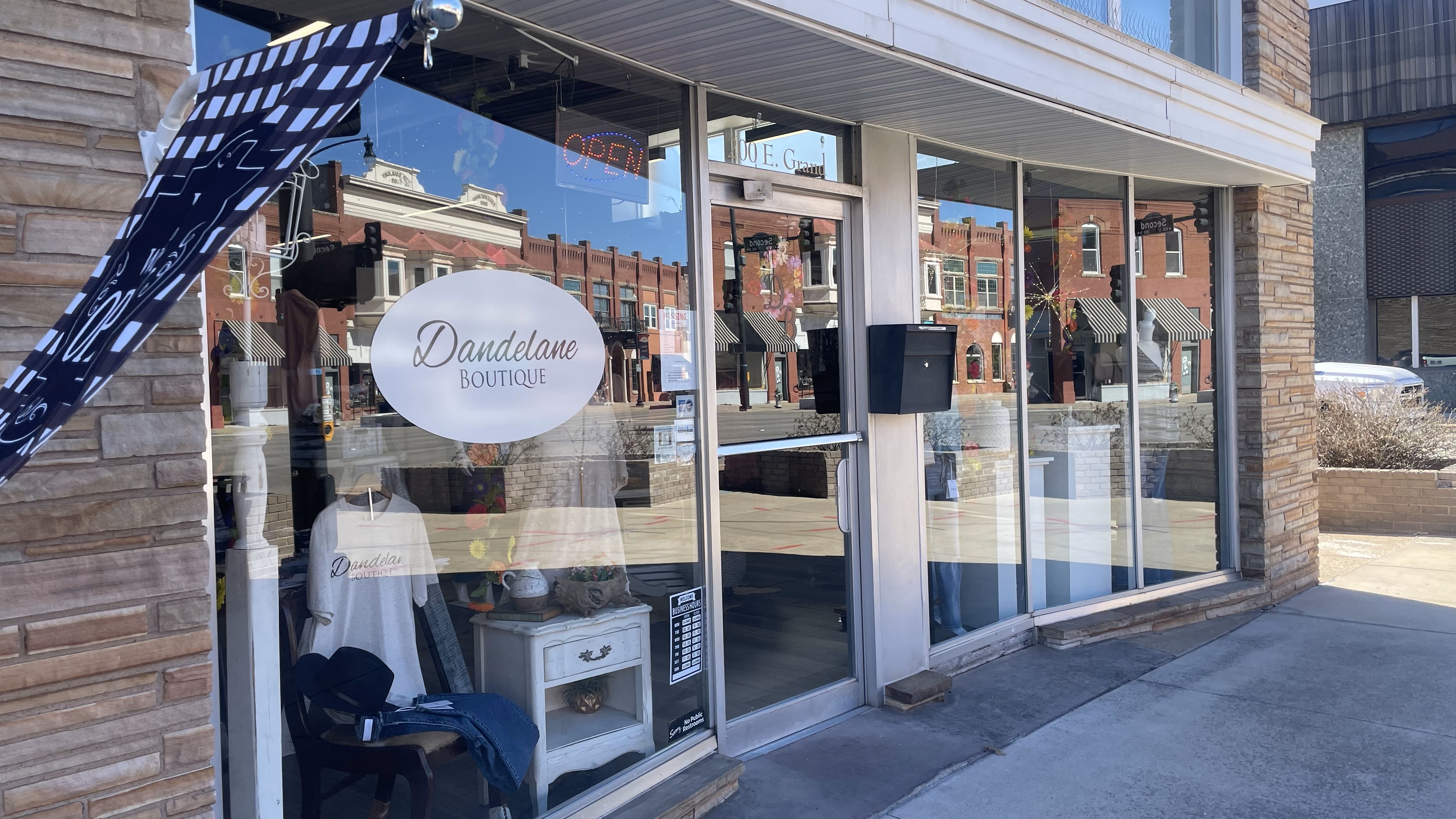 Dandelane Boutique